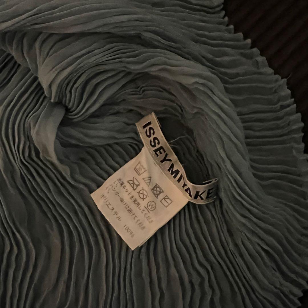 ISSEY MIYAKE 青 プリーツ トップス シフォンツイスト - メルカリ