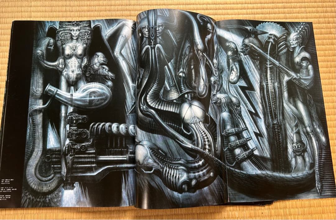 1987年初版】 ネクロノミコン2 H.R.ギーガー / トレヴィル - メルカリ