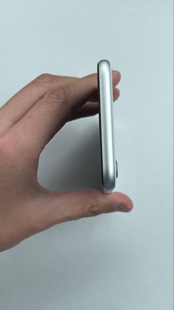 ⭐︎早い者勝ち・美品⭐︎ iPhoneSE2 （第2世代）64GBsimフリー ①