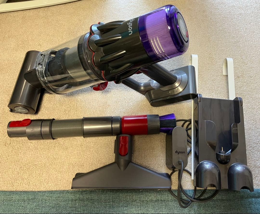 Dyson 掃除機　一式　SV18　(週末値引き) Dyson（ダイソン） 掃除機 コードレス掃除機 【アウトレットSALE