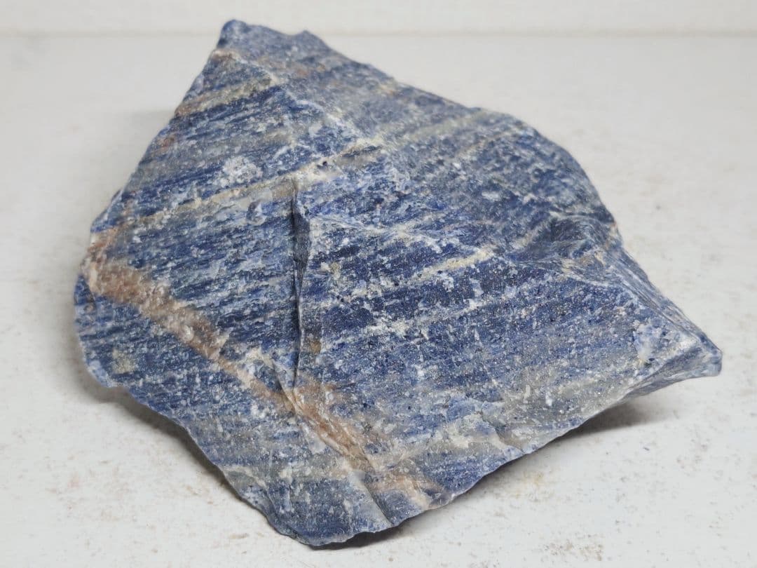 ソーダライト 1.3kg ラピスラズリ 原石 鑑賞石 自然石 鉱物 誕生石 水石
