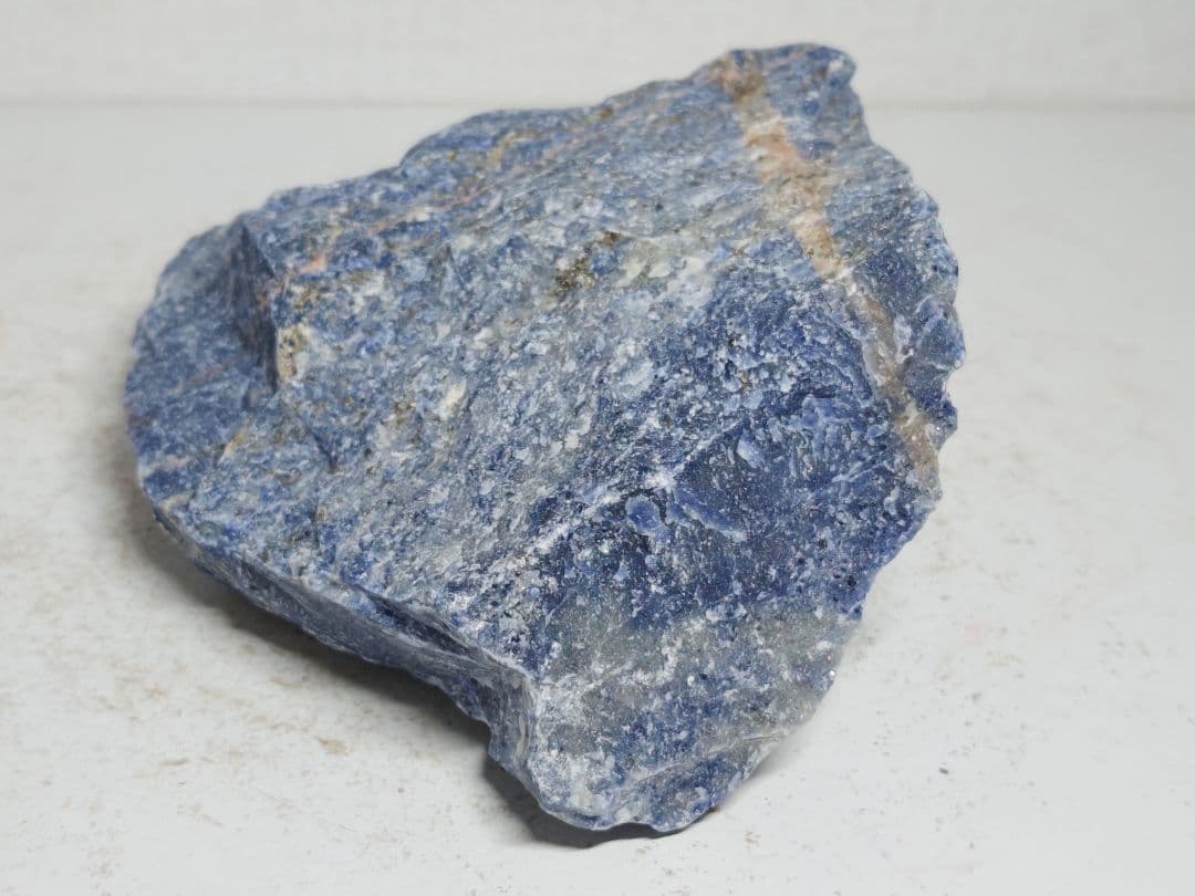 ソーダライト 1.3kg ラピスラズリ 原石 鑑賞石 自然石 鉱物 誕生石 水石