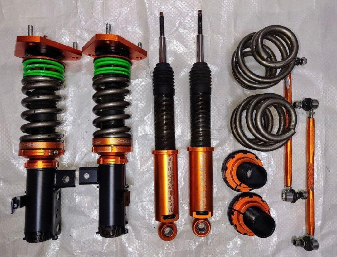 し*ん様 30プリウス　車高調　T-demand　ティーディメンド MXWH60トヨタプリウス T-DEMANDプロダンパー車高調カスタム 静岡県