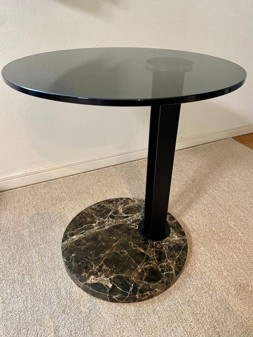 BoConcept VENEZIAサイドテーブル - メルカリ