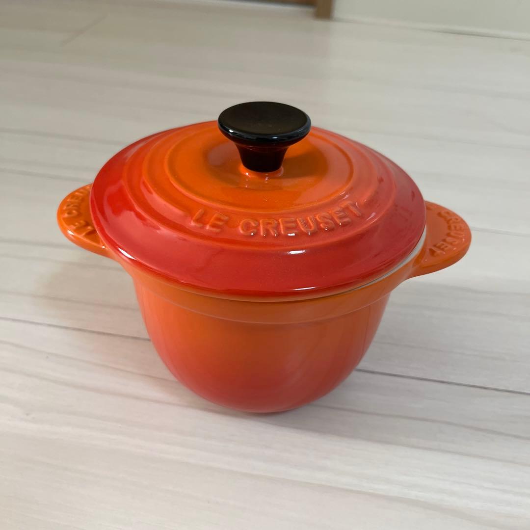 新品未使用】LE CREUSET オレンジ 両手鍋 小型 - メルカリ
