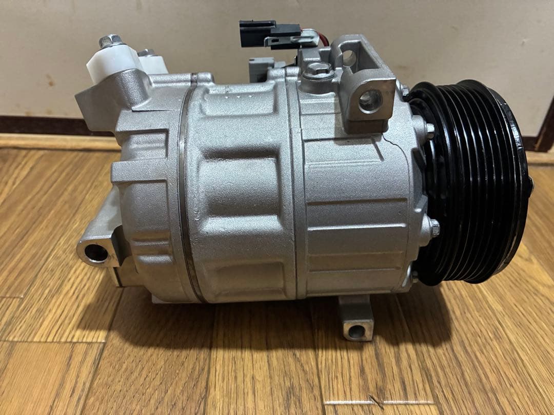 C25 C26 セレナ　エアコン コンプレッサー 92600-1VA1A セレナ C25 C26 ランディ SC25 SC26 エアコン コンプレッサー 92600