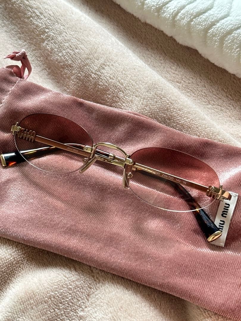 MIU MIU ピンク サングラス 専用ポーチ付き レディース