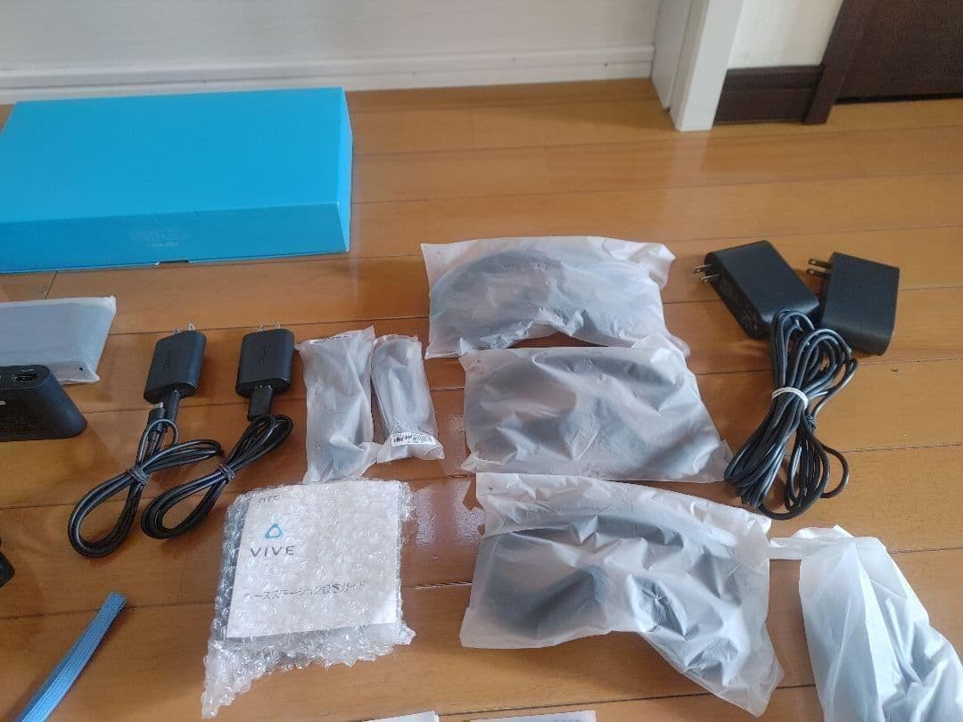 ヘッドセット欠品】HTC VIVE 周辺機器・パーツ一式 - メルカリ