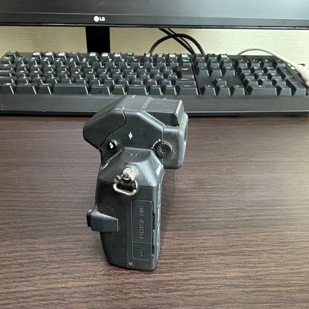 y*o様 【動作未確認】Nikon1 V2モデル - メルカリ