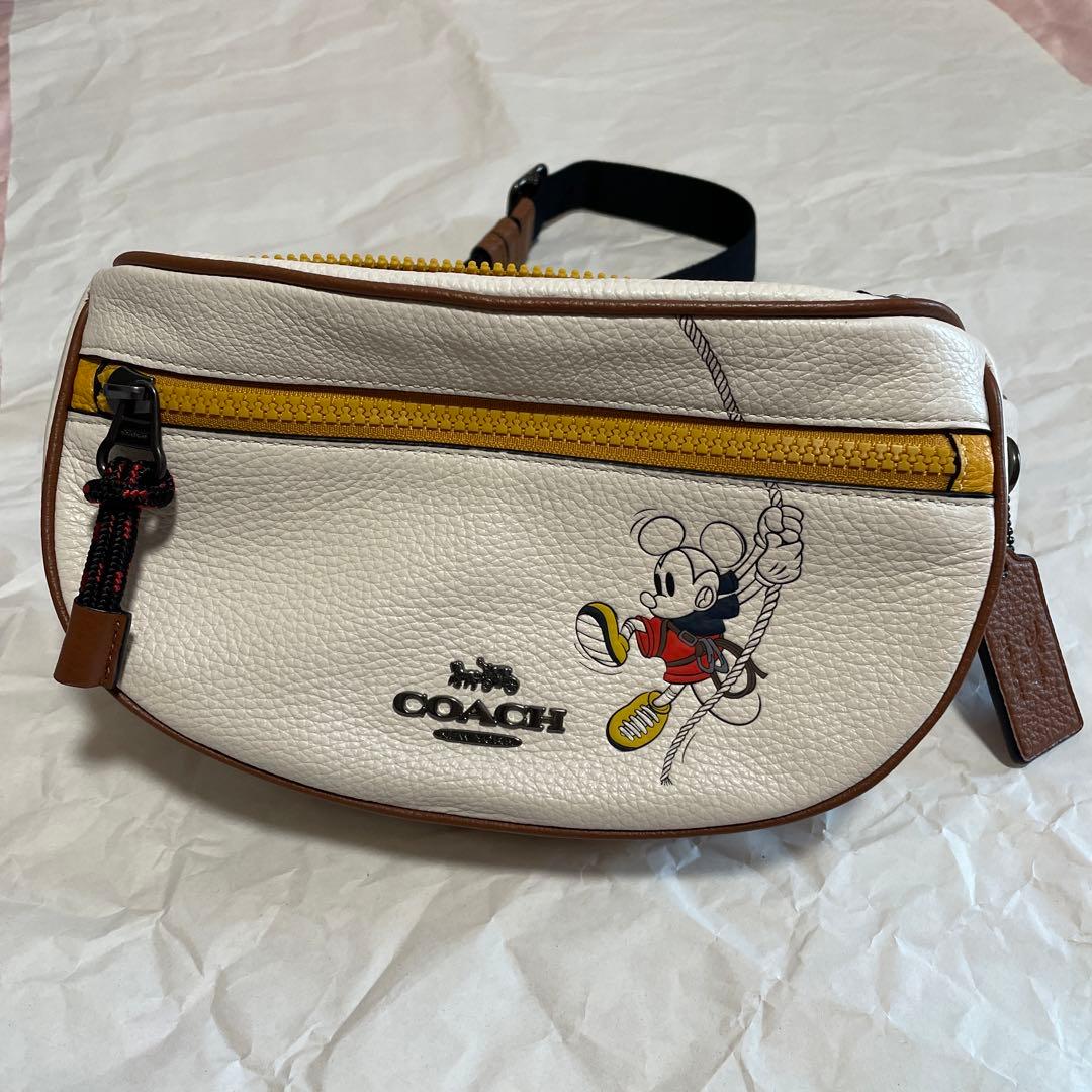 バッグ COACH Disney NWT COACH Disney X Coach Box Crossbody With Ursula Motif Leather