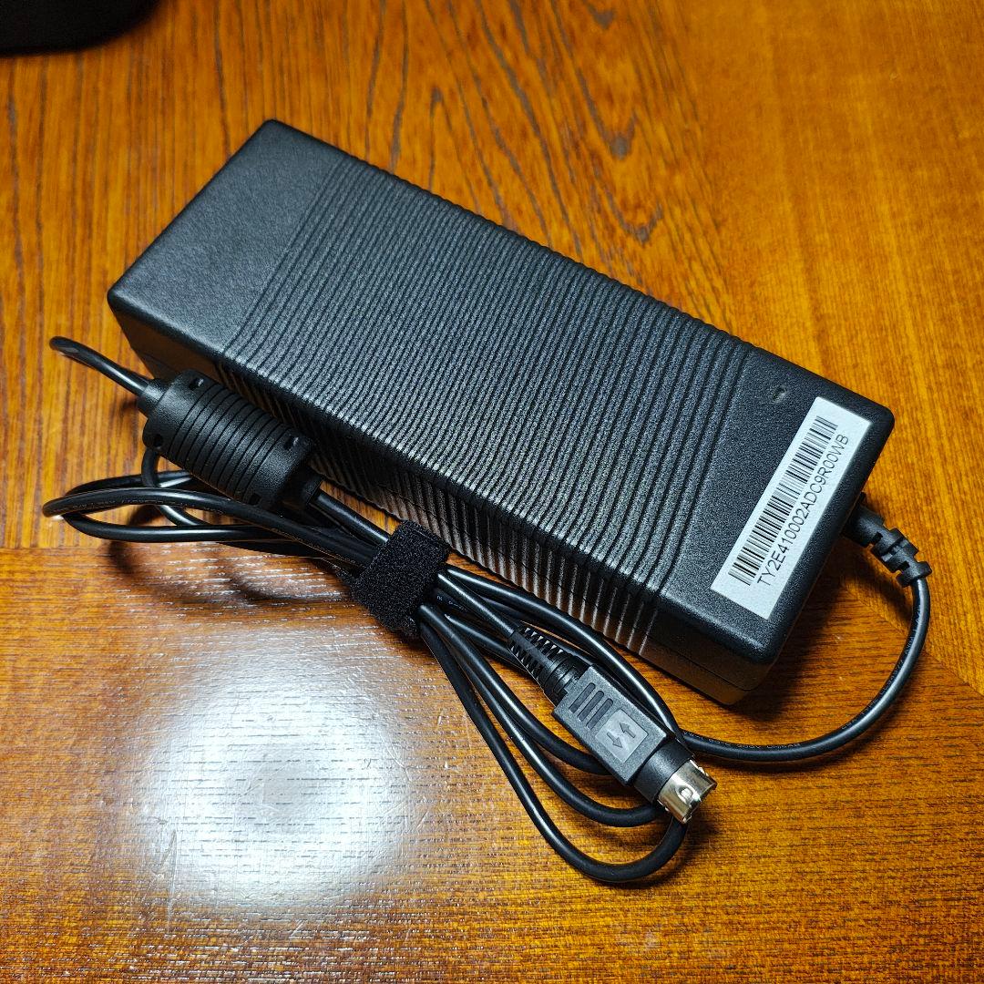 破損有り】Wacom Cintiq 24HD DTK-2400 液晶タブレット - メルカリ