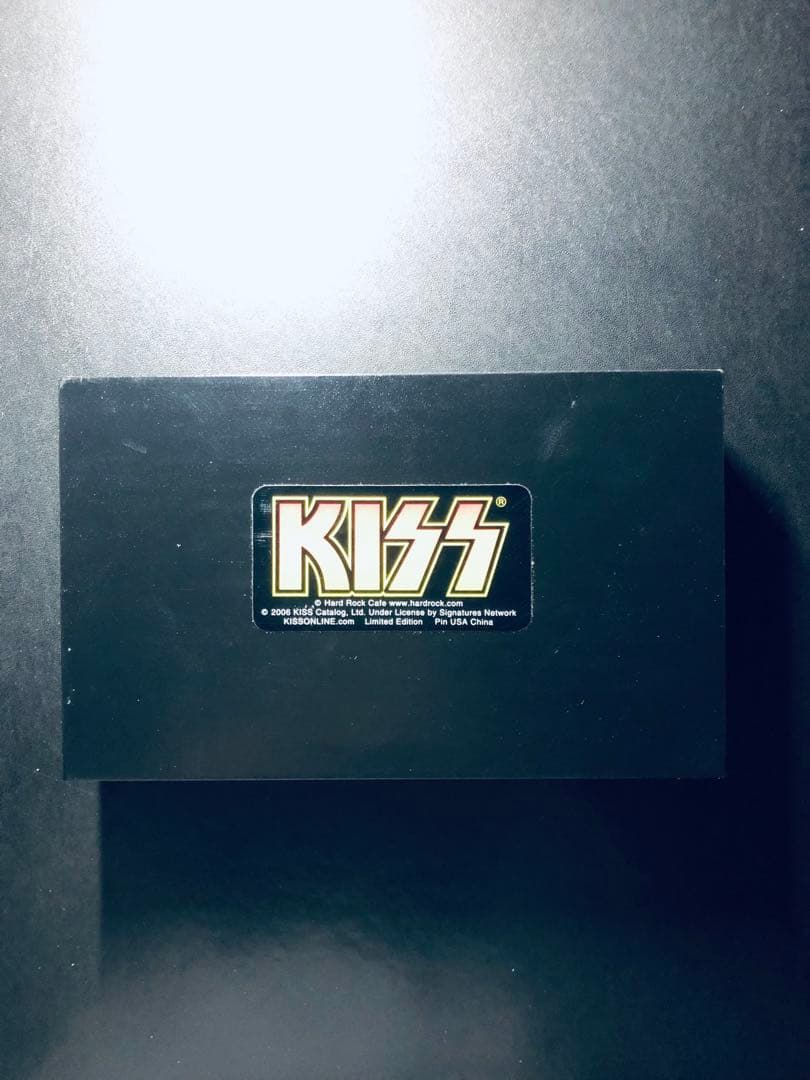 ハードロックカフェ大阪5周年記念 キッスピンバッジセット 希少品