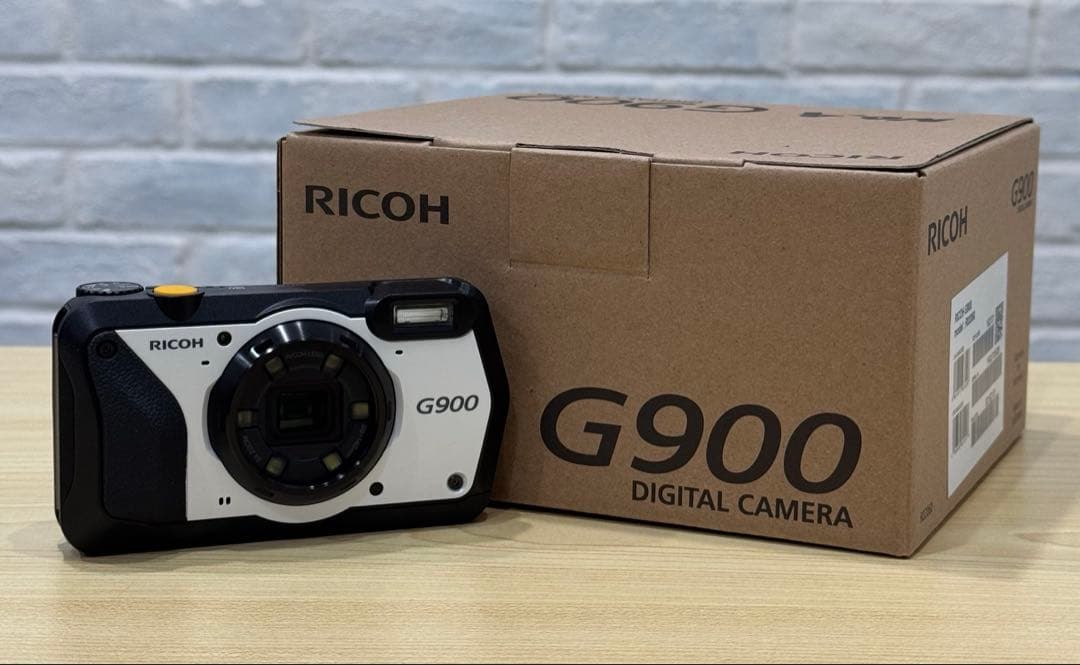 RICOH G900 デジタルカメラ 本体と付属品 Amazon | リコー G900 現場仕様デジタルカメラ 通常モデル ＋（ソフト
