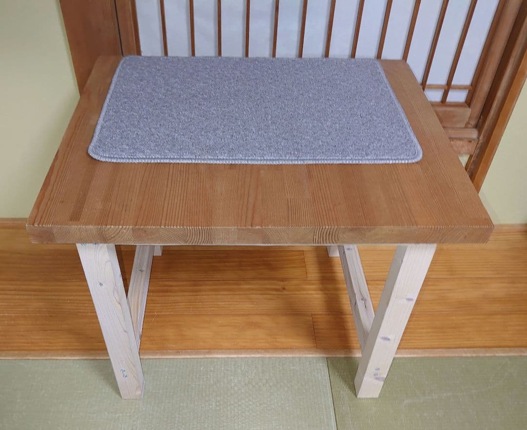 ④【安価にパチスロ実機を置く台】中古の自作テーブル（自家塗装は別途