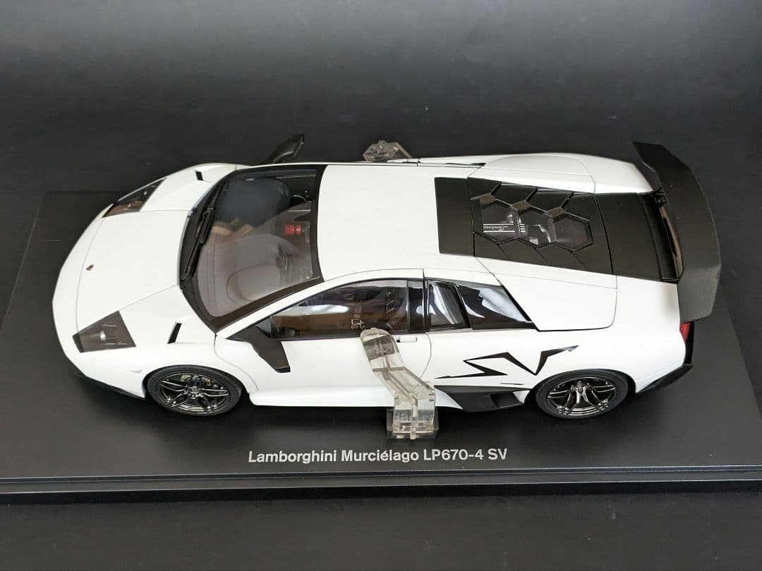 オートアート 1/18 ランボルギーニ ムルシエラゴ LP670-4 SV - メルカリ