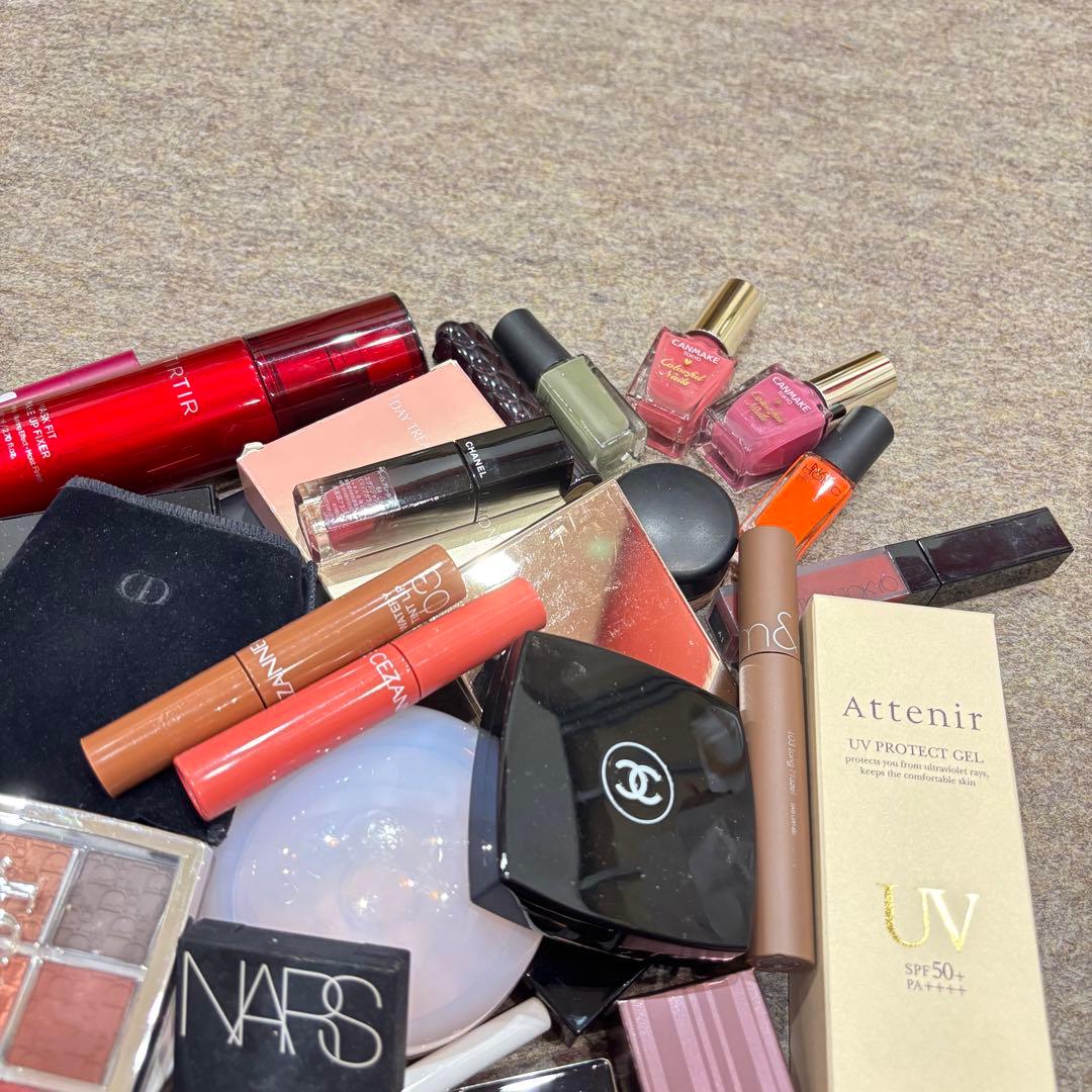 ブランド デパコス多め！ コスメ 化粧品大量纏め売り約40点