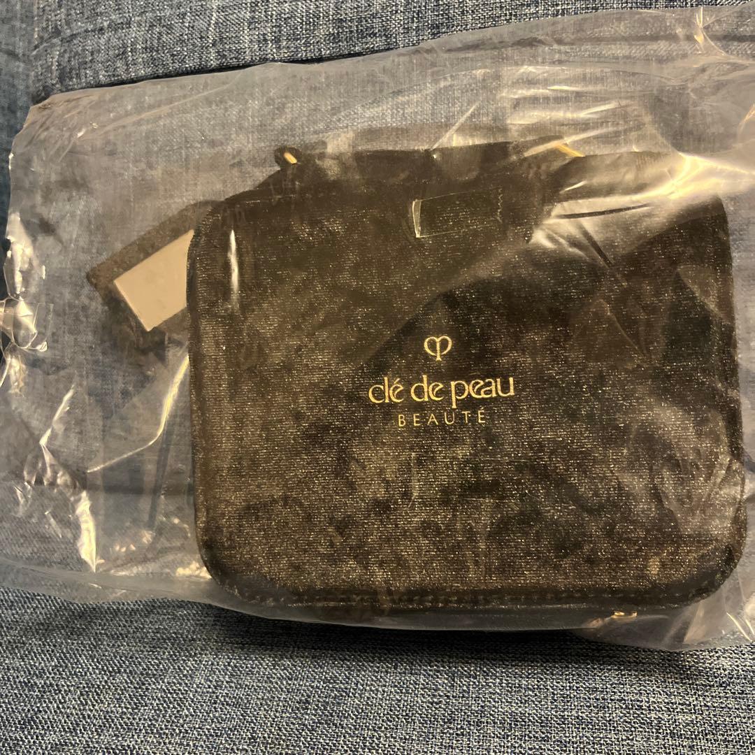 クレドポーボーテ ホリデーコレクション2025ノベルティ - メルカリ