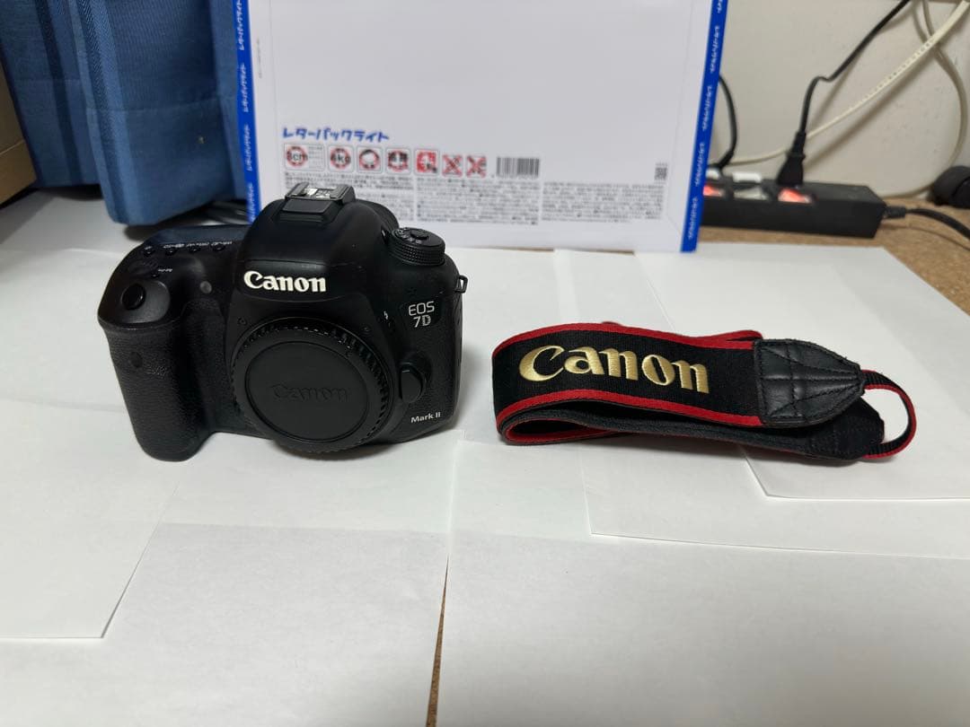 デジタルカメラ Canon EOS 7D Mark II Amazon.com : Canon EOS 7D Mark II Digital SLR Camera with 18-135mm