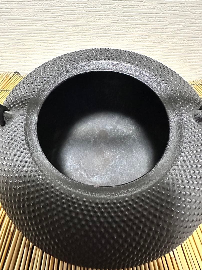 未使用品 南部伝統工芸士 及川寛治作 18型姥口 アラレ 南部鉄瓶 南部