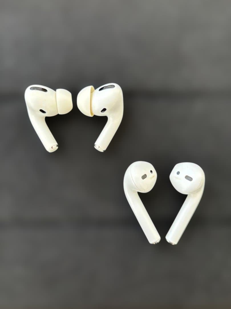AirPods ProとAirPods 本体2個セット ジャンク - メルカリ