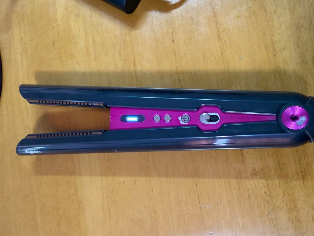 ダイソン ヘアアイロン corrale コラール HS03 中古良品② - メルカリ