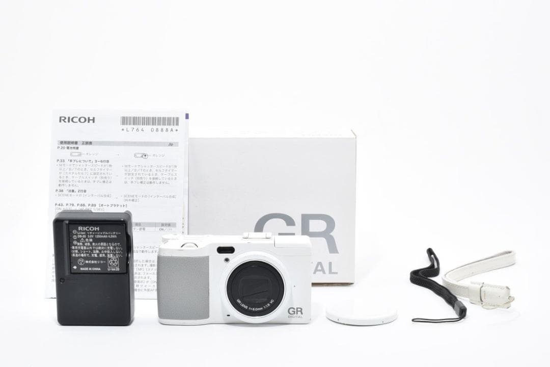 RICOH GR DIGITAL Ⅳ 4 ホワイトエディション デジタルカメラ Ricoh GR DIGITAL Series GR DIGITAL IV White 4X 10.0 MP Digital