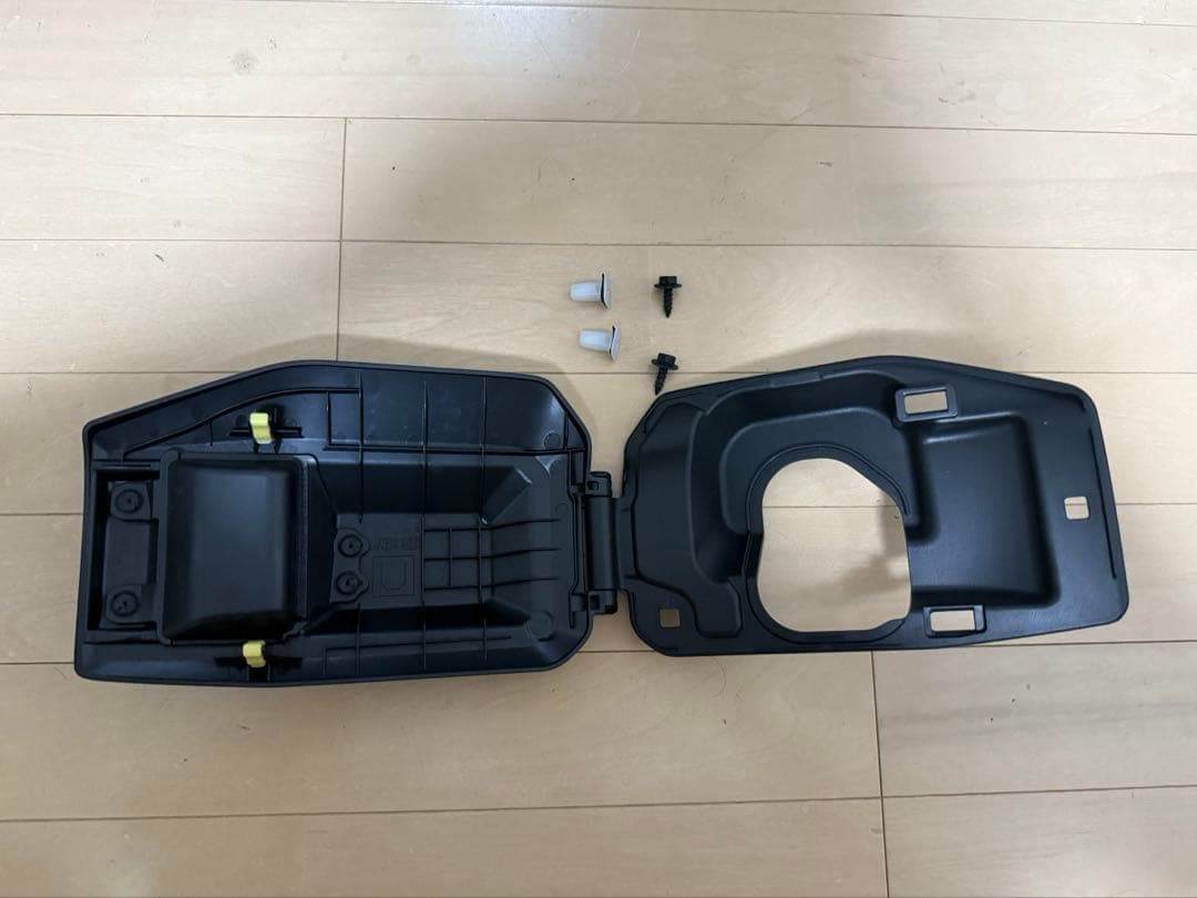 トヨタ純正）ランクル70再再販(GDJ76W) 尿素リッドカバー アドブルー