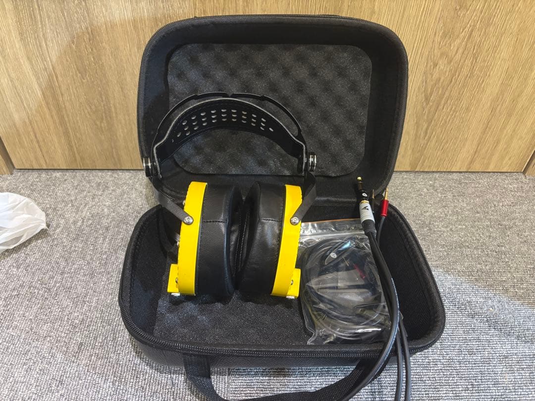 ヘッドホン Verum2 / Verum Audio ヘッドホン Verum2 / Verum Audio Verum Audio Verum2 レッド Verum