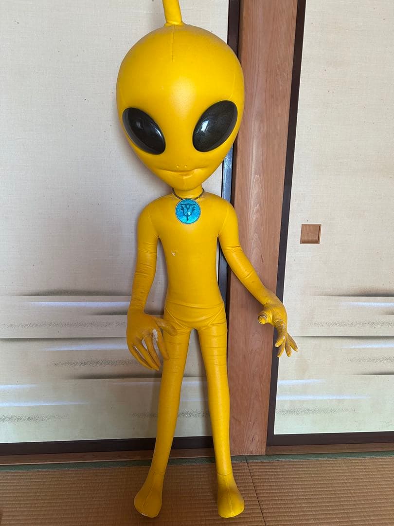 日清食品懸賞品/130cm 宇宙人オブジェ 地球200億食達成記念! U.T.フィギュアが合計6千名様に当たる