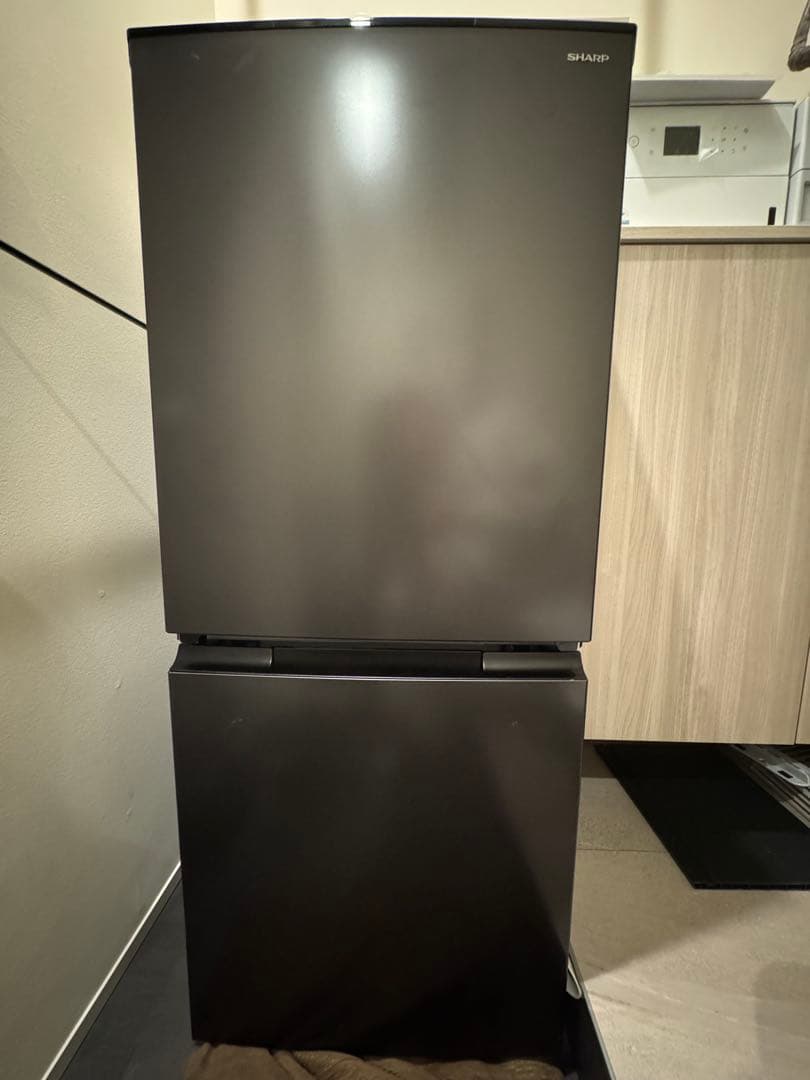 シャープ　SHARP 冷凍冷蔵庫　　　SJ-D15P-H 黒色　152L 両開 SHARP（シャープ） 冷蔵庫 152L SJ-D15P-H マットダークグレー