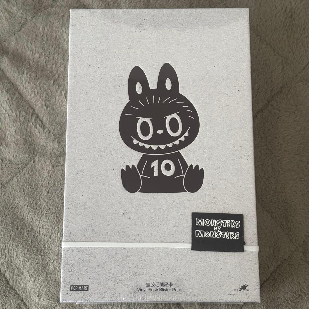 THE MONSTERS LABUBU 10周年記念展限定ぬいぐるみ - メルカリ