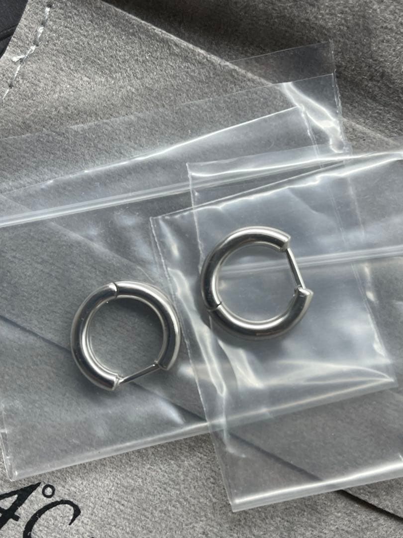 ご売約済み　4°C HOMME+ シルバーフープピアス 4℃｜【4°C HOMME+】 シルバー フープ ピアス/片耳用 | Rakuten Fashion