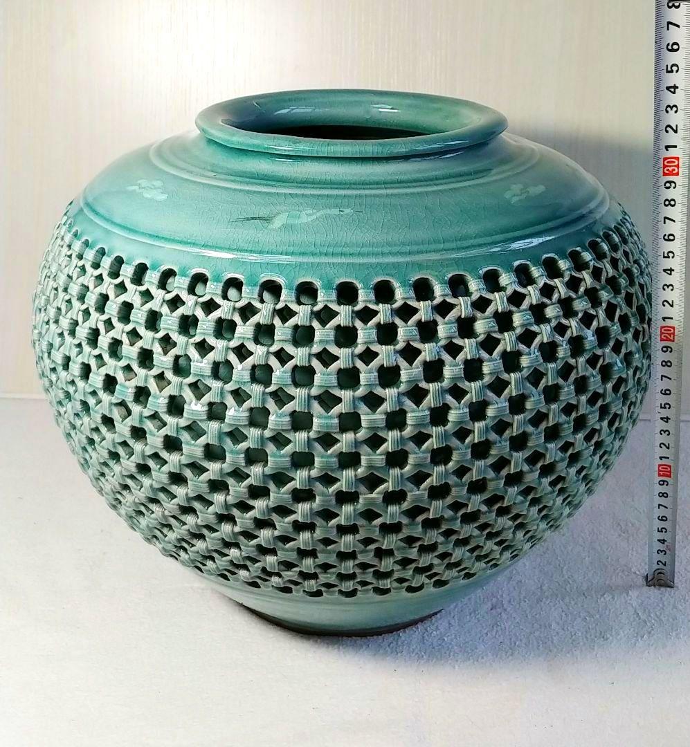 高麗青磁（青白磁）、「銀光」の壺です。 約35年前のものです。 - メルカリ
