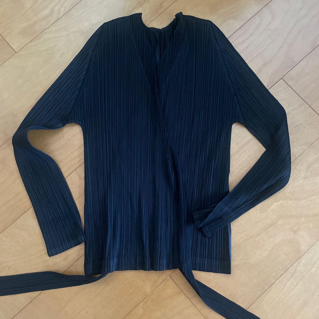 イッセイミヤケ　黒のトップス PLEATS PLEASE ISSEY MIYAKE 】Made in Japan high neck pullover
