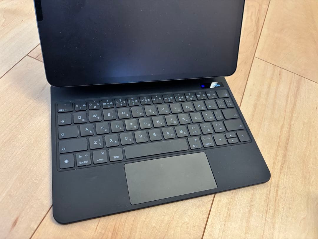 iPad Pro (2018) 64GB Cellular+キーボード付 - メルカリ