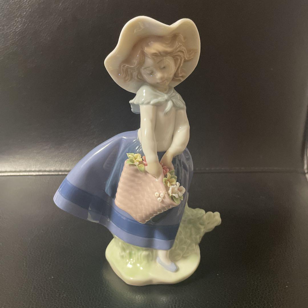 LLADRO リヤドロ 人形 陶器 「きれいな花ばかり」花かご 少女 - メルカリ