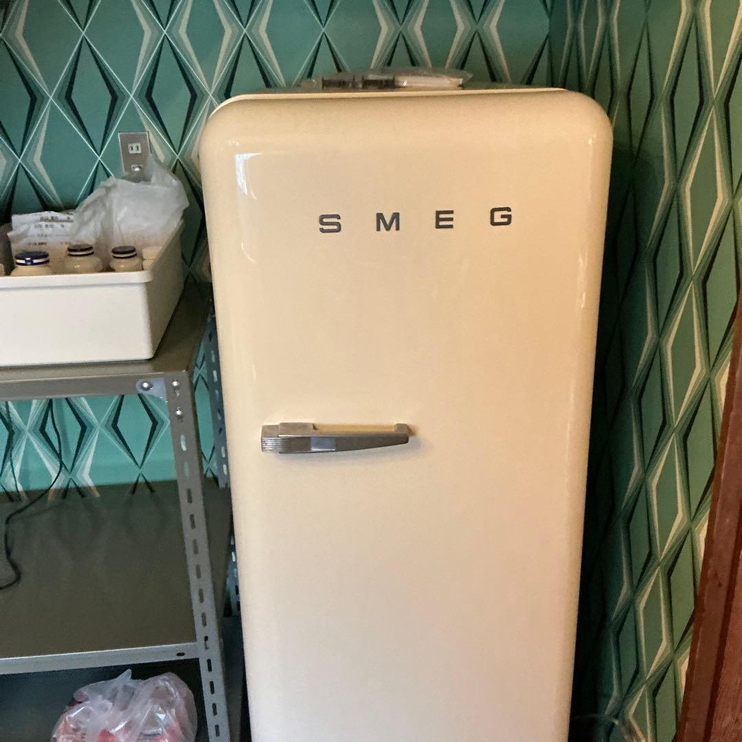 dovelly様専用 SMEG クリーム色 冷蔵庫 レトロデザイン