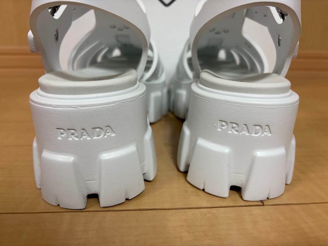 新品未使用】PRADAモノリス ラバーサンダル 白 23センチ 36