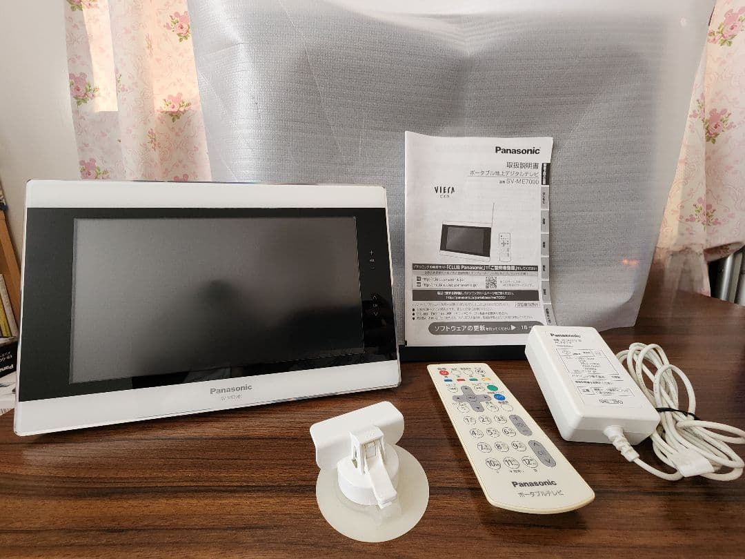 Panasonic ポータブル液晶テレビ SV-ME7000　 本体 リモコン付 Amazon | パナソニック 10V型 液晶 テレビ SV-ME7000-P 2013年モデル