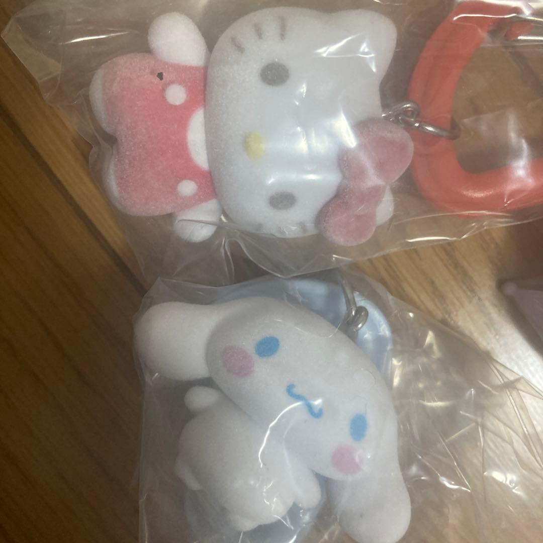 ハローキティ シナモンロール サンリオ カラフルカラビナマスコット