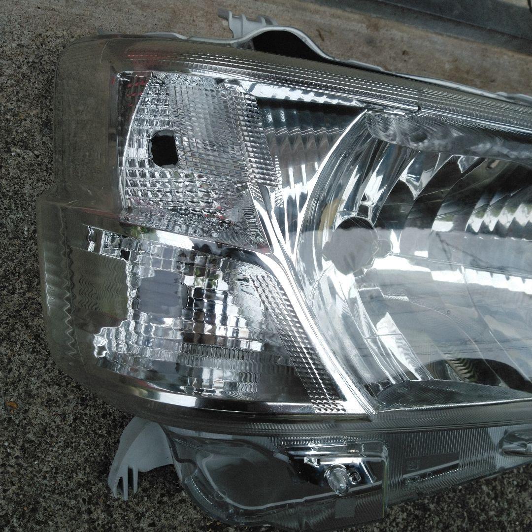 ダイハツ ハイゼット S321V 右 ヘッドライト 81130-B5160 - メルカリ