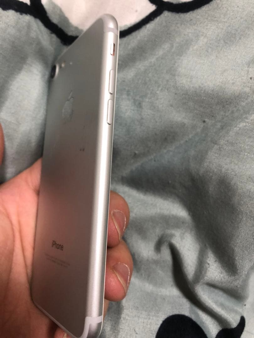 Apple iPhone 7 本体