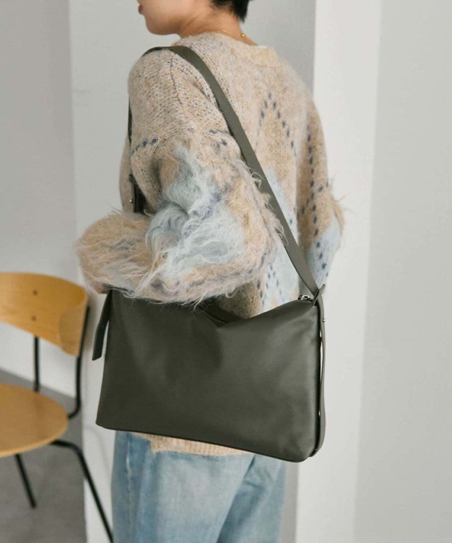 イアパピヨネ新品未使用⭐︎2way レザーショルダーバッグ