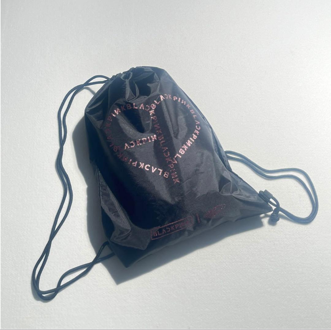 BLACKPINK✖️BEAMS ナップザック 黒ナイロン - メルカリ