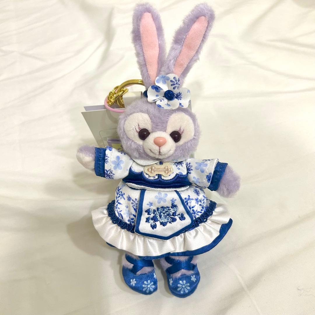 上海ディズニー限定 青花 ステラルー キーチェーン① - メルカリ