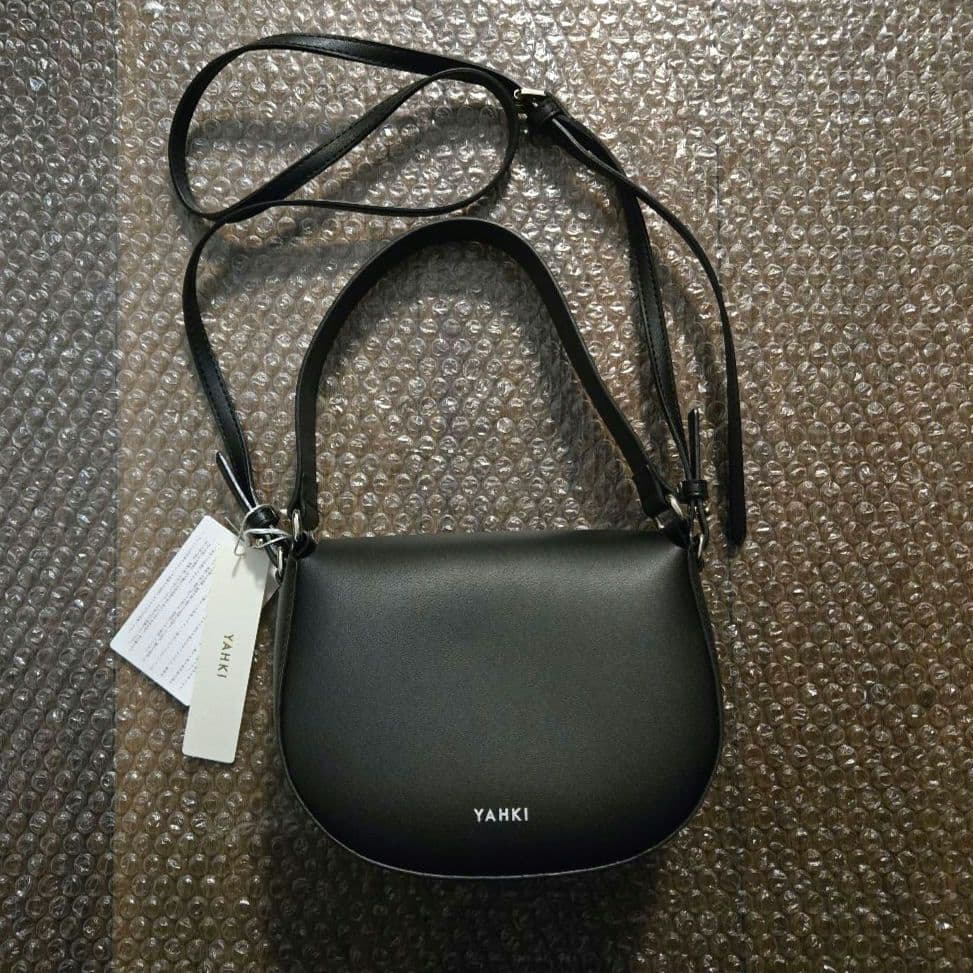 YAHKI ヤーキ VEGAN LEATHER 2WAY ハーフムーンバッグ YAHKI（ヤーキ）の「【WEB限定】[YAHKI/ヤーキ] VEGAN LEATHER 2WAY