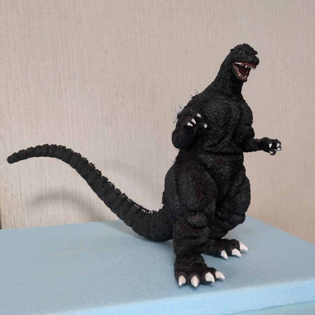 海洋堂ゴジラ(ギドゴジ) 1991 酒井ゆうじ ソフビキット完成品！ - メルカリ