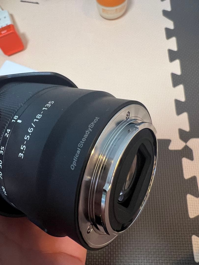 SEL18-135mm f/3.5-5.6 ズームレンズ