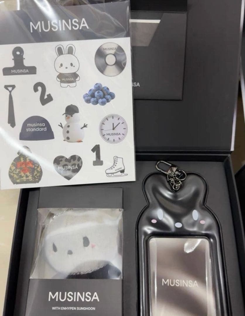 本体のみ enhypenソンフン 10cm ぬいぐるみ 新品 公式 ぬいぐるみ 新品