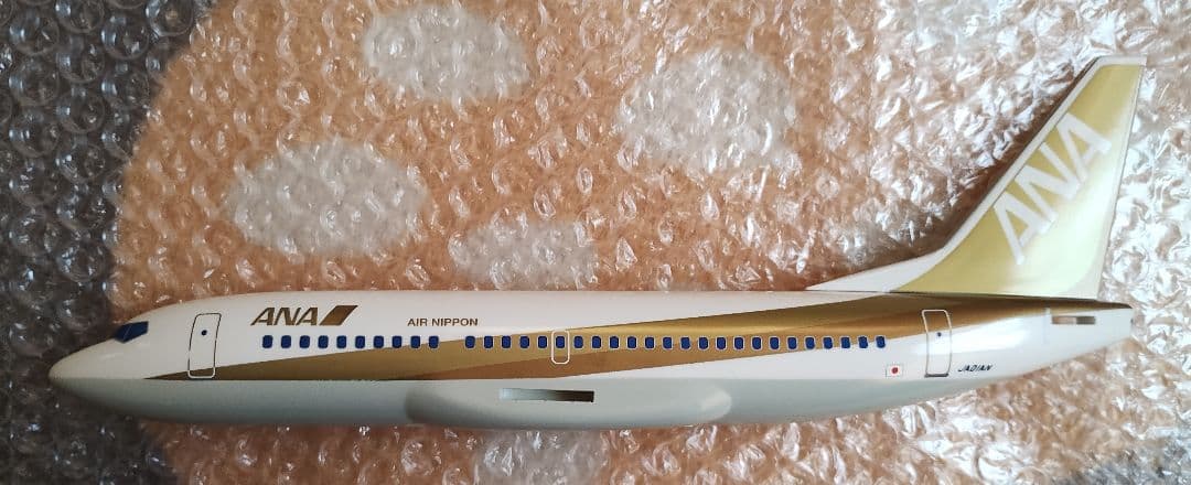イワヤ スーパーサウンド ANA B737-700 Gold Jet 1/130 - メルカリ